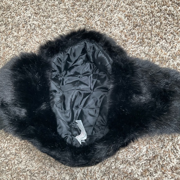 Kids winter hat, faux patent leather with faux fur lining, black, one size, NWOT - Picture 4 of 7